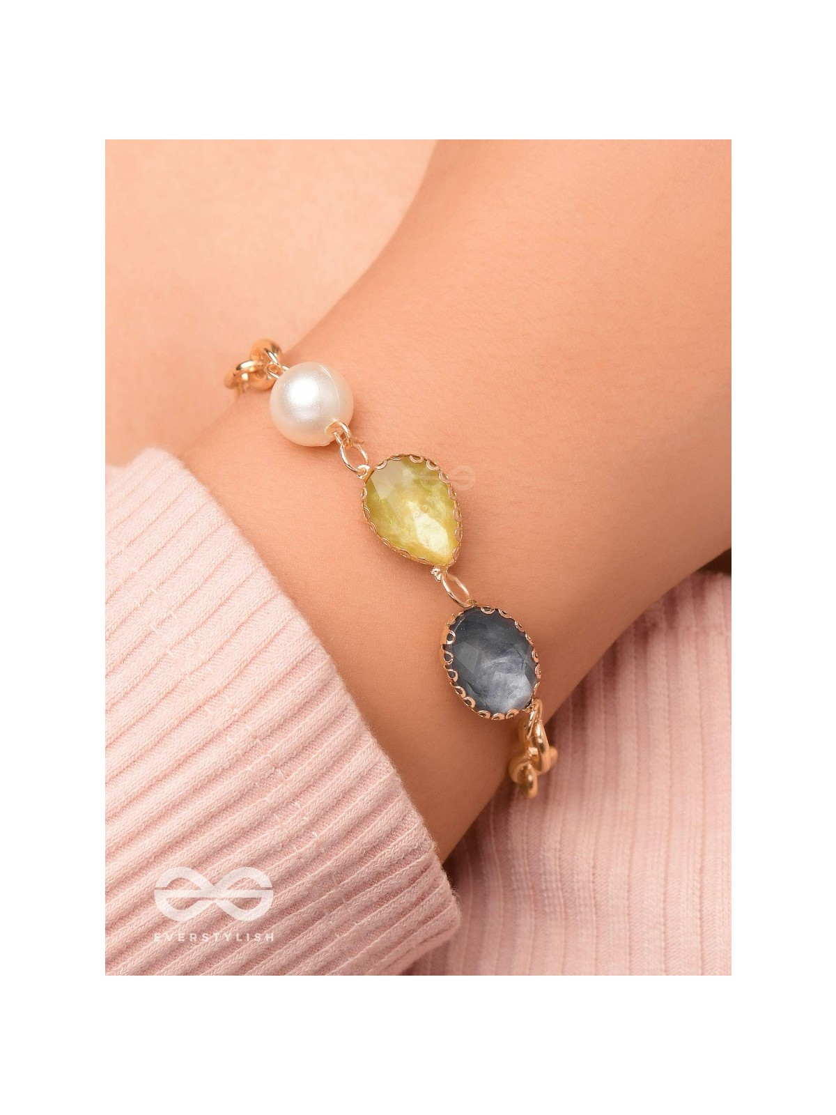 Ocean in Nutshell- Golden Embellished Bracelet