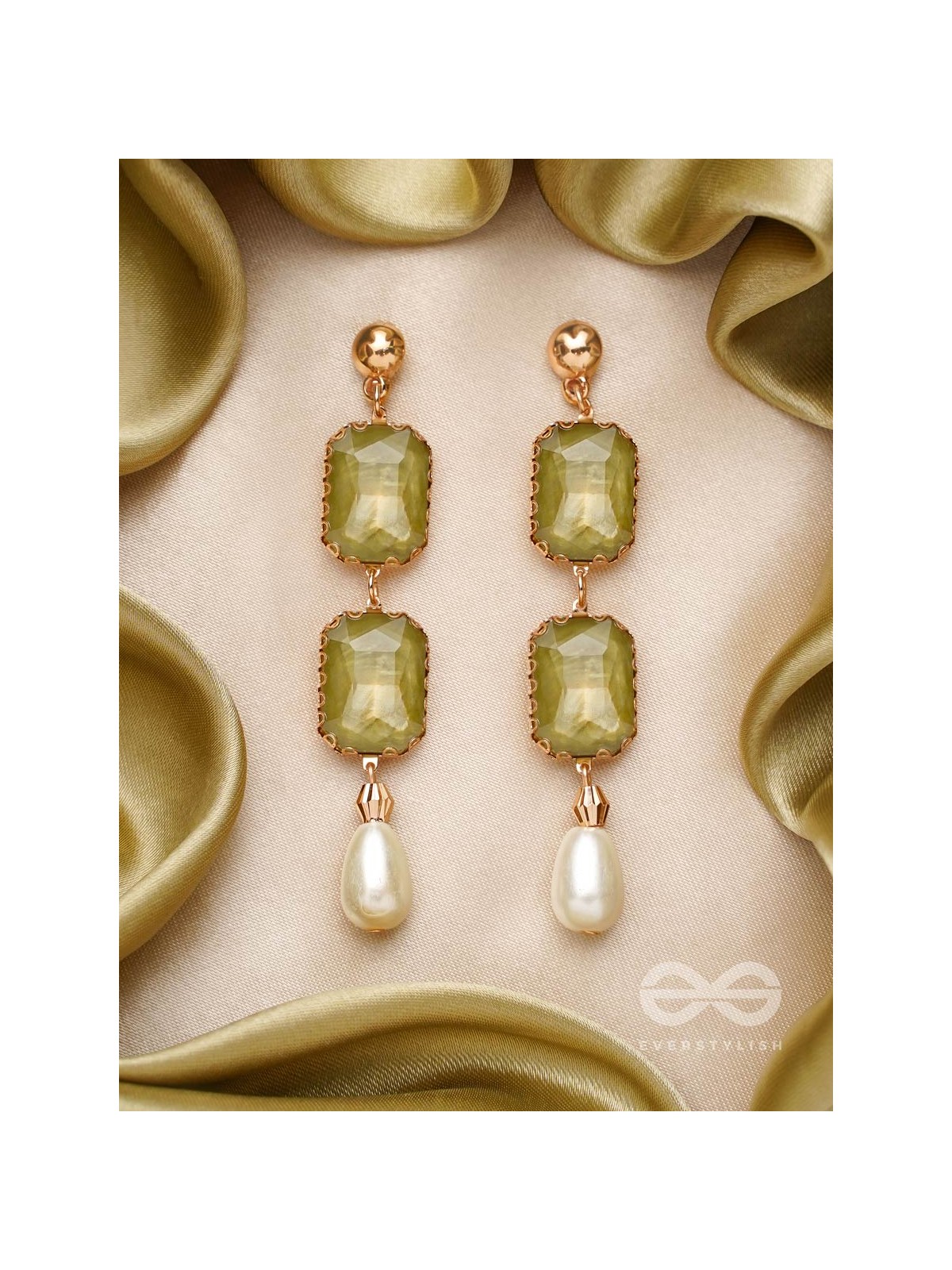 The Lush Vine- Golden Pearl Earrings