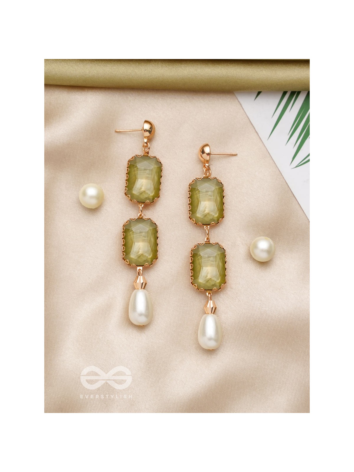 The Lush Vine- Golden Pearl Earrings
