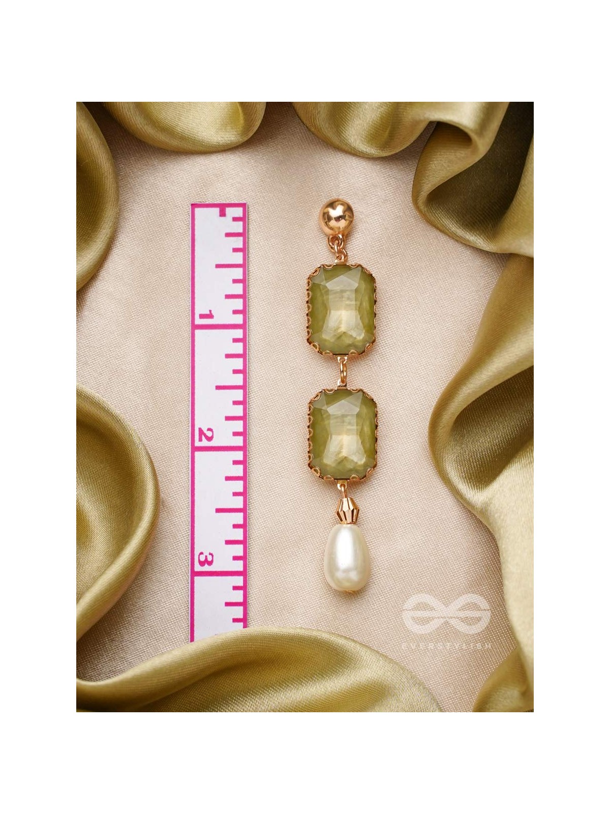 The Lush Vine- Golden Pearl Earrings