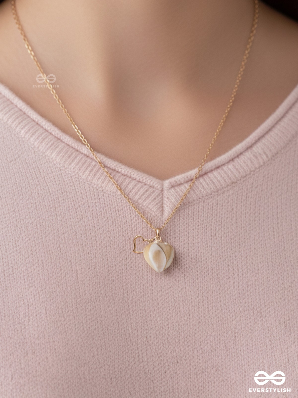 The Beach Romance- Golden Embellished Necklace With Anti-Tarnish Coating