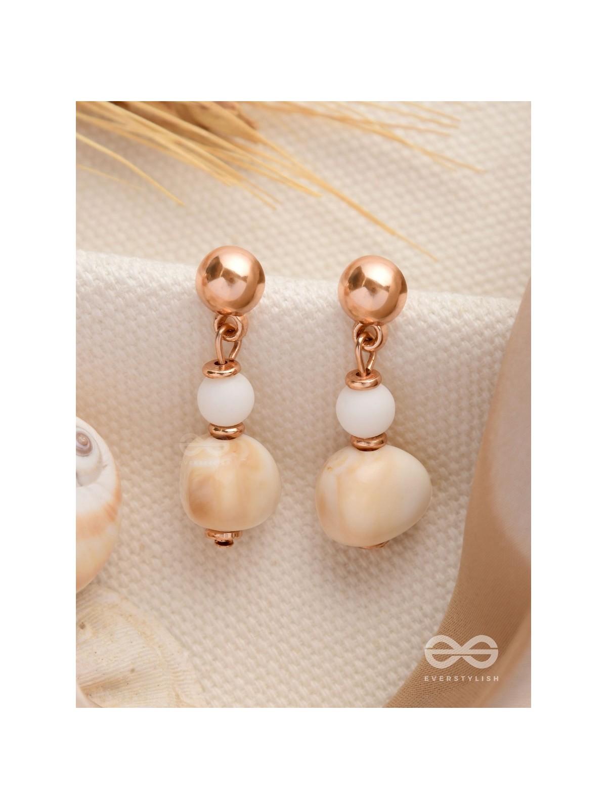 DANCING ON THE BEACH - CUTE DROP EARRINGS