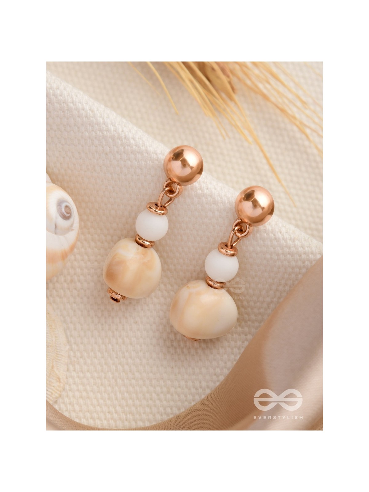 DANCING ON THE BEACH - CUTE DROP EARRINGS