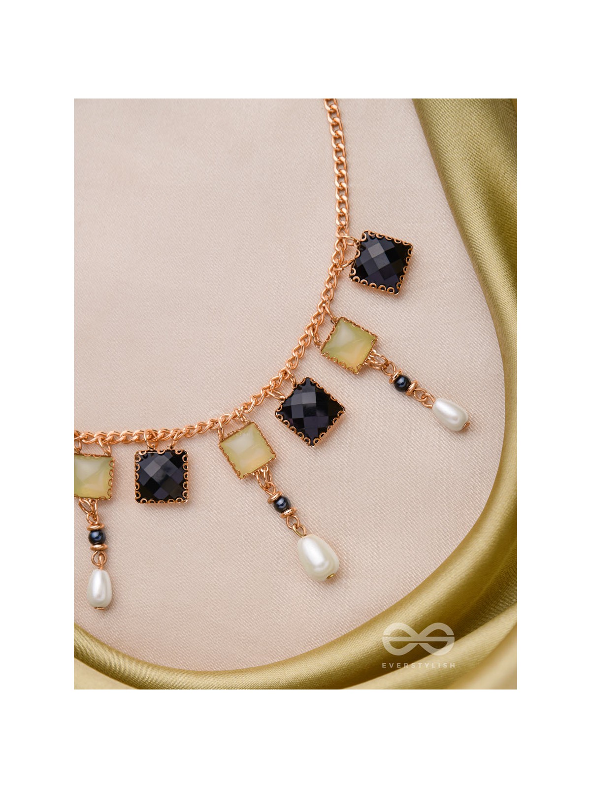 The Midnight Romance - Elegant Necklace With Anti-Tarnish Coating 