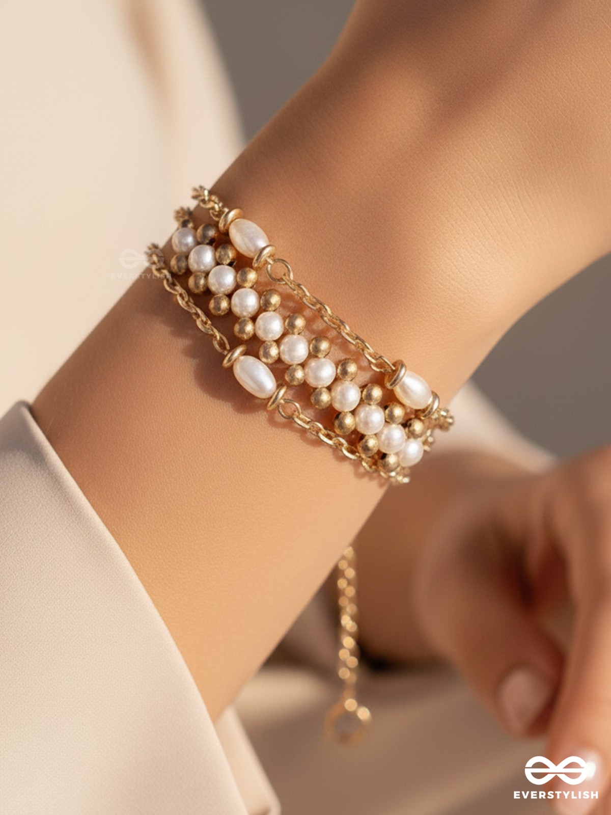 THE VANILLA SWIRL - DELICATE HANDMADE BRACELET