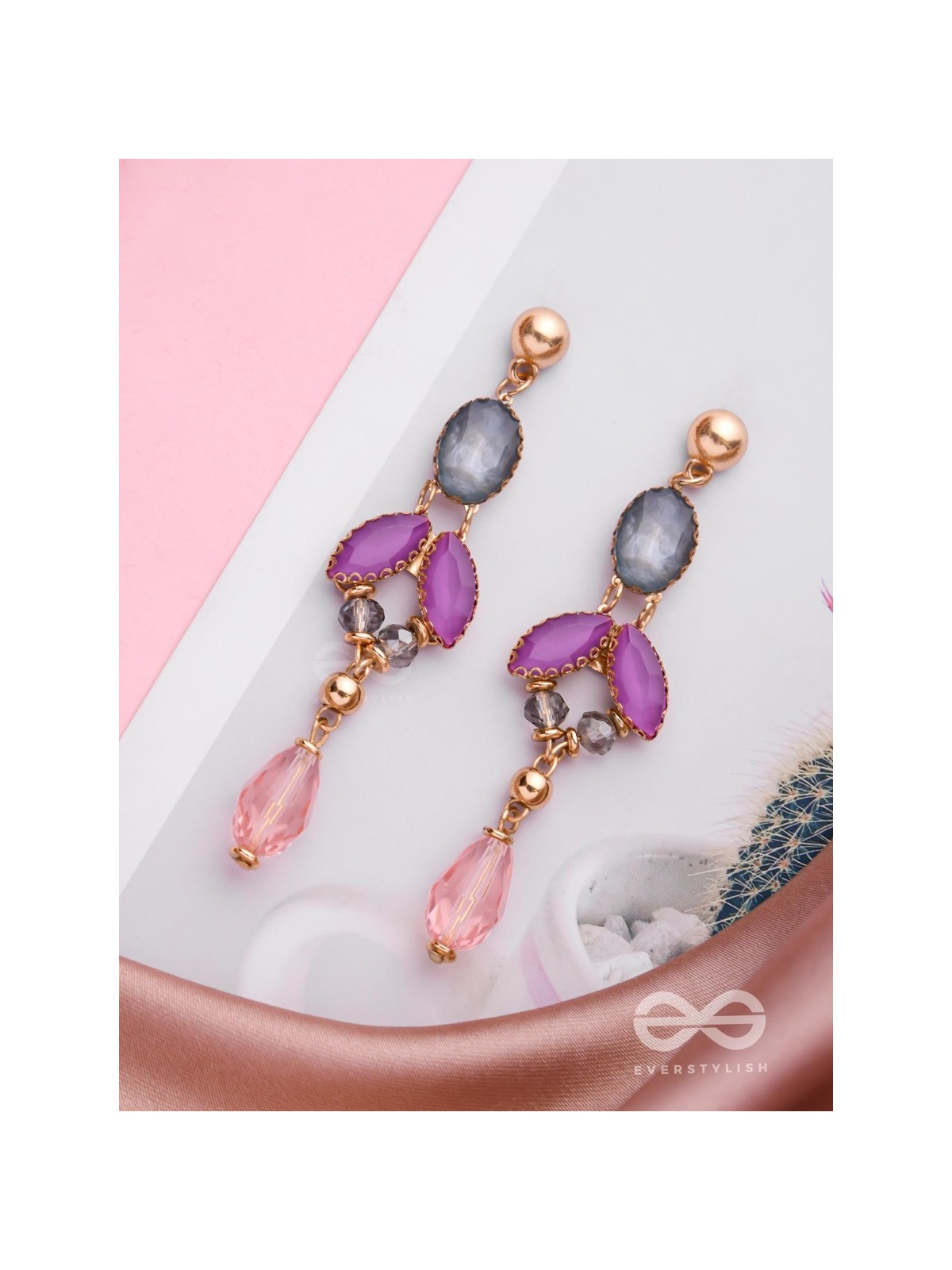 A GREY ROSE - GOLDEN STATEMENT EARRINGS