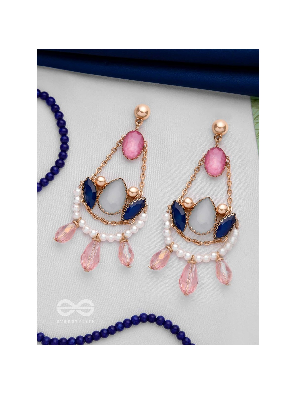 THE TWILIGHT NIGHT - GOLDEN EMBELLISHED EARRINGS