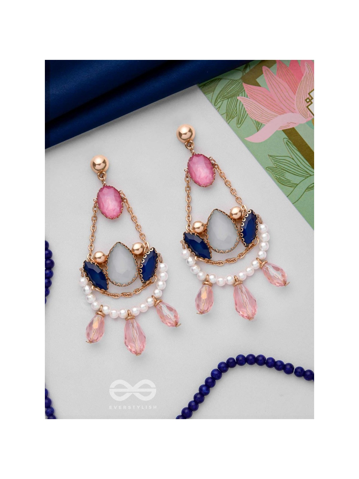 THE TWILIGHT NIGHT - GOLDEN EMBELLISHED EARRINGS
