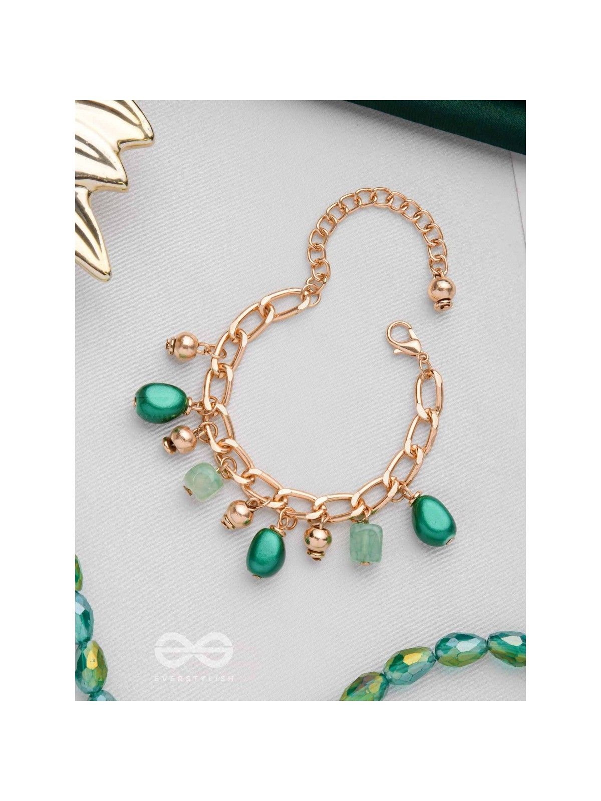 THE VIBRANT VINEYARD - GOLDEN BOLD BRACELET