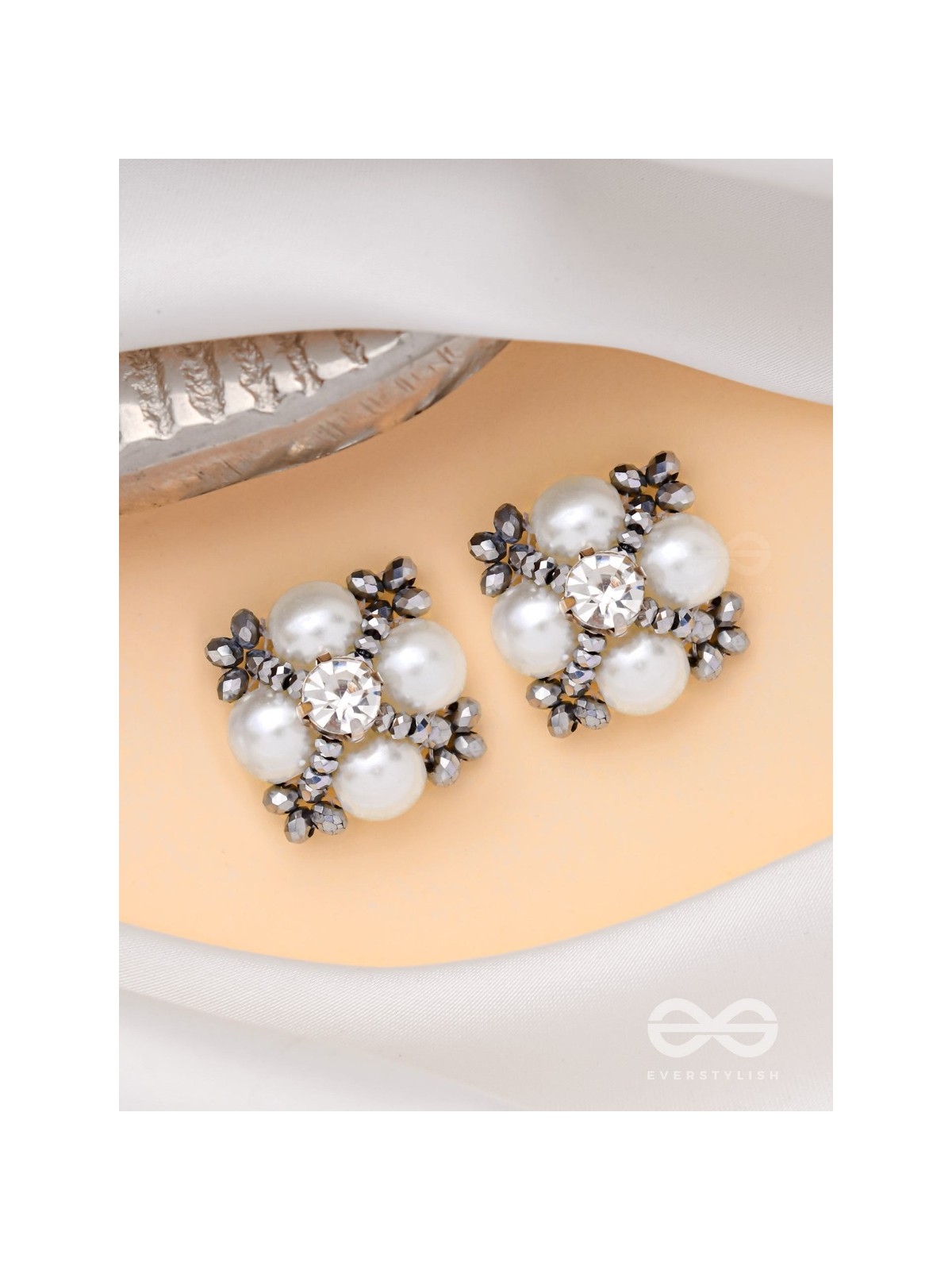 THE ROYAL FROST - STONE & PEARL STUDS