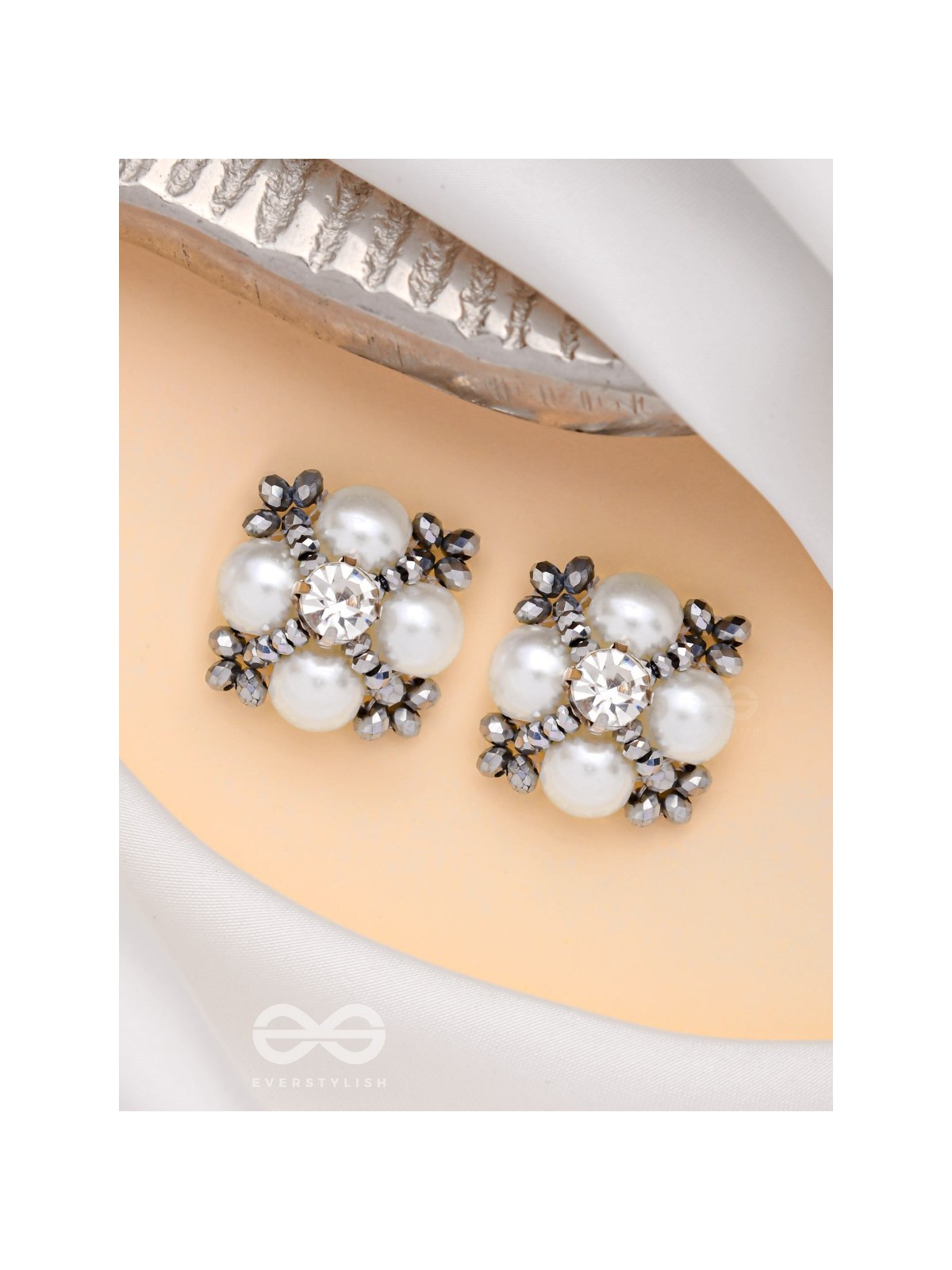 THE ROYAL FROST - STONE & PEARL STUDS