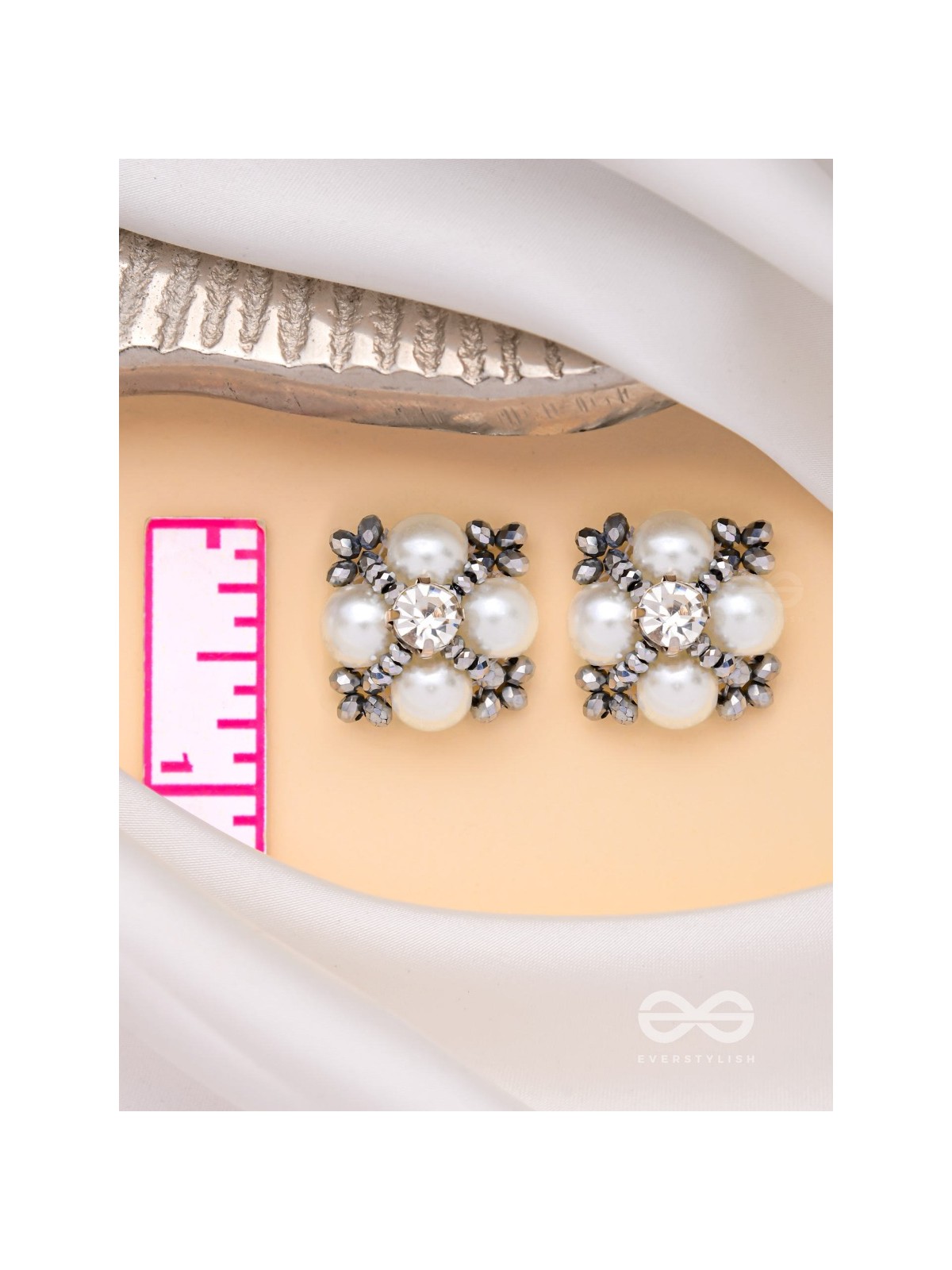 THE ROYAL FROST - STONE & PEARL STUDS