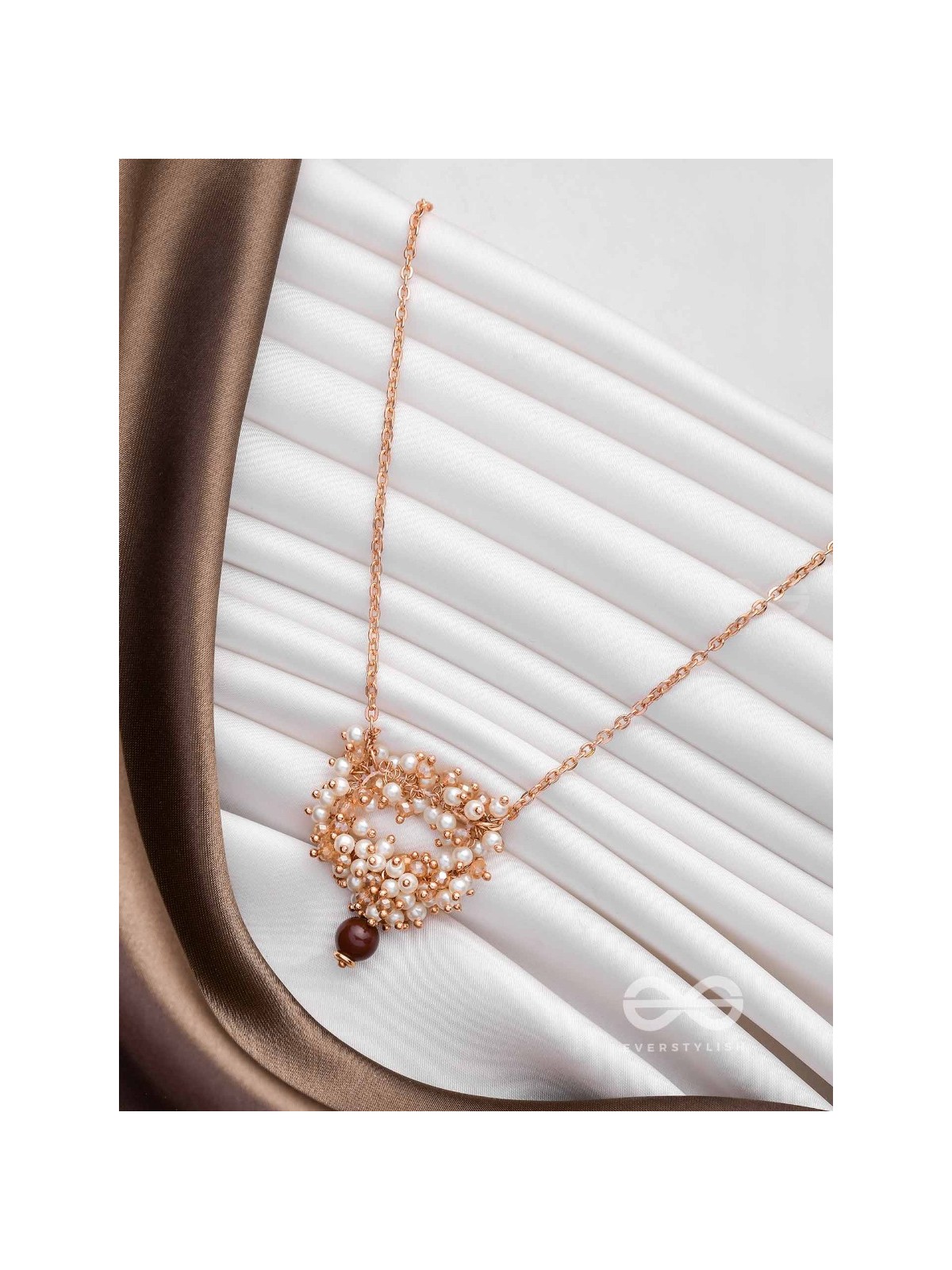 Golden Whispering Chain - Bold & Glamorous Neckpiece With Anti-Tarnish Coating 