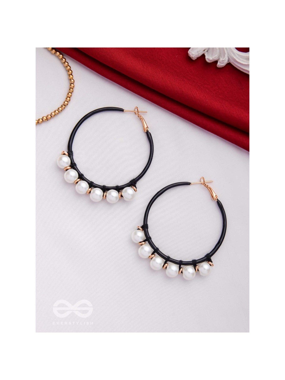 SLEEK AND CHIC CIRCLES - PEARL HOOP EARRINGS 