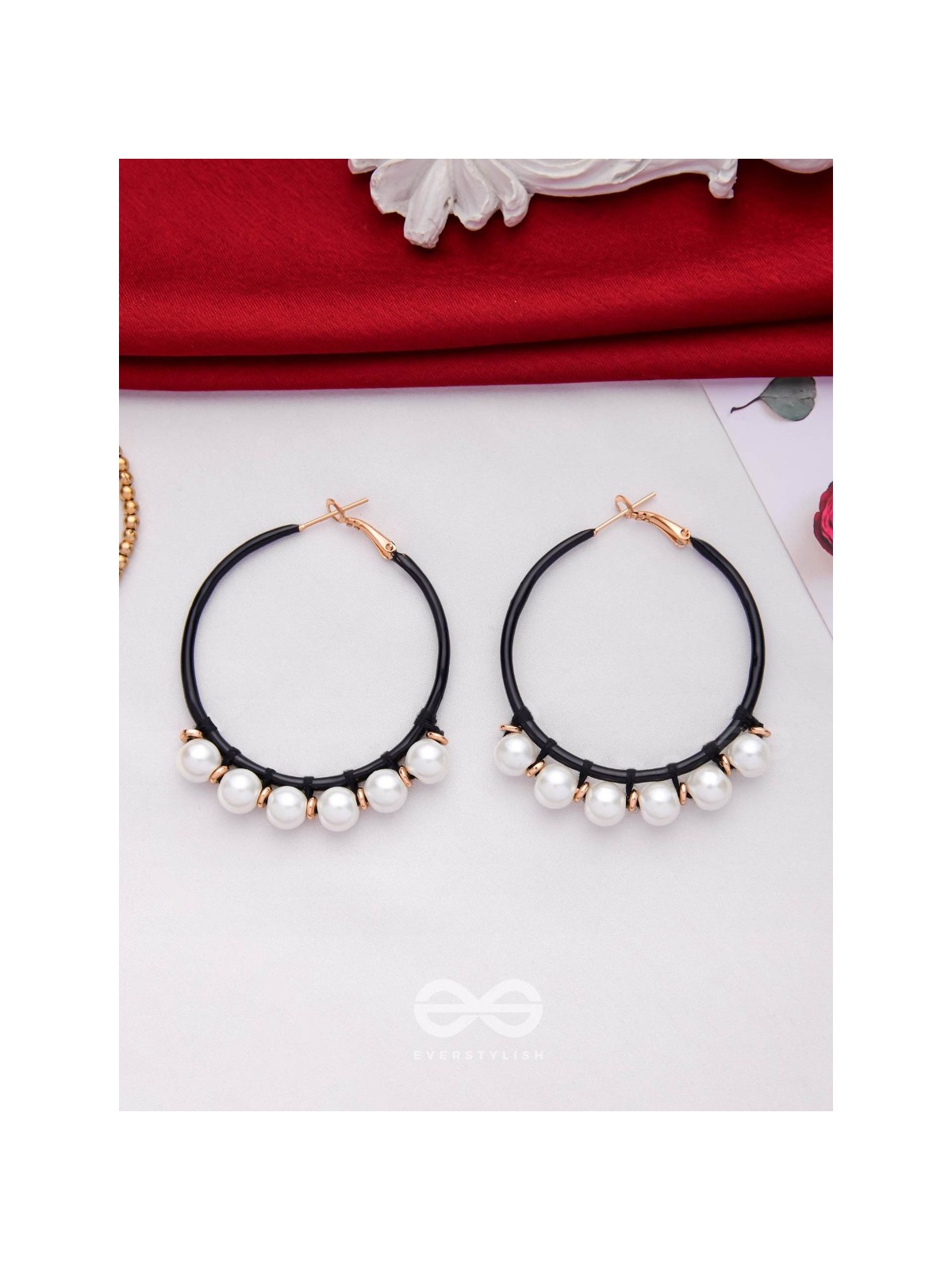 SLEEK AND CHIC CIRCLES - PEARL HOOP EARRINGS 