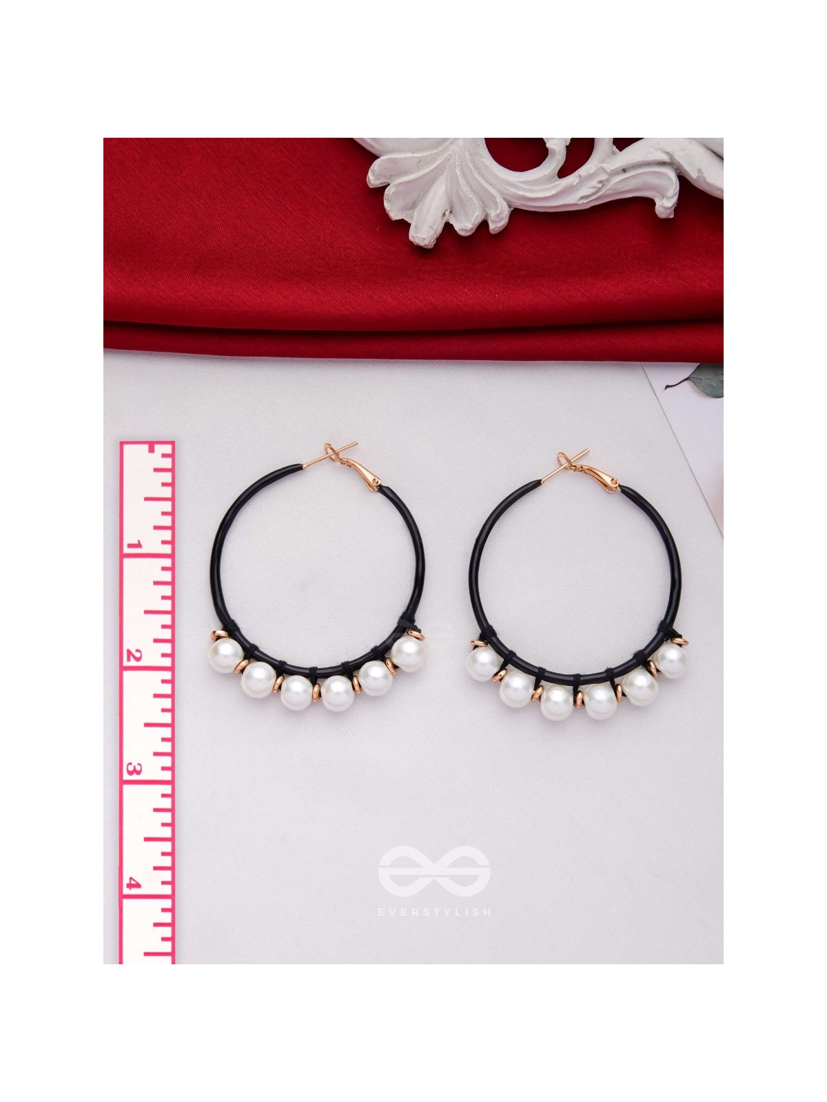 SLEEK AND CHIC CIRCLES - PEARL HOOP EARRINGS 