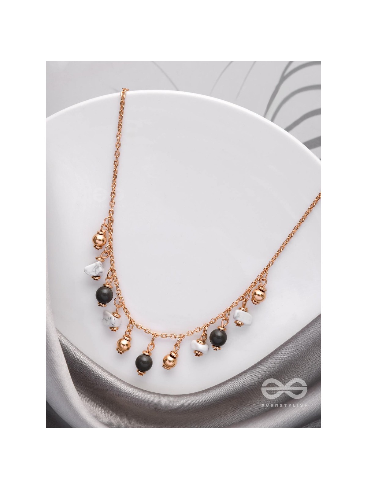 The Graceful Gleam - Casual And Minimal Neckpiece With Anti-Tarnish Coating 