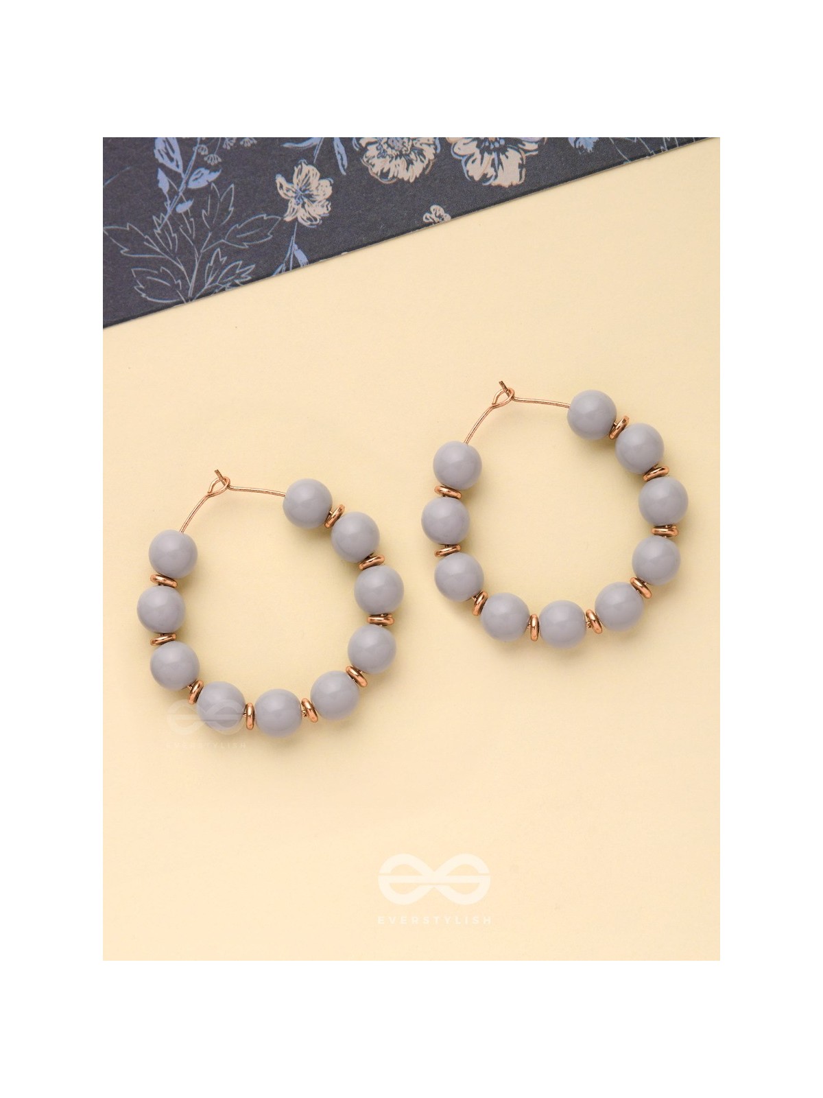 THE RAINY SHADOWS - CLASSIC HOOP EARRINGS (GRAY)