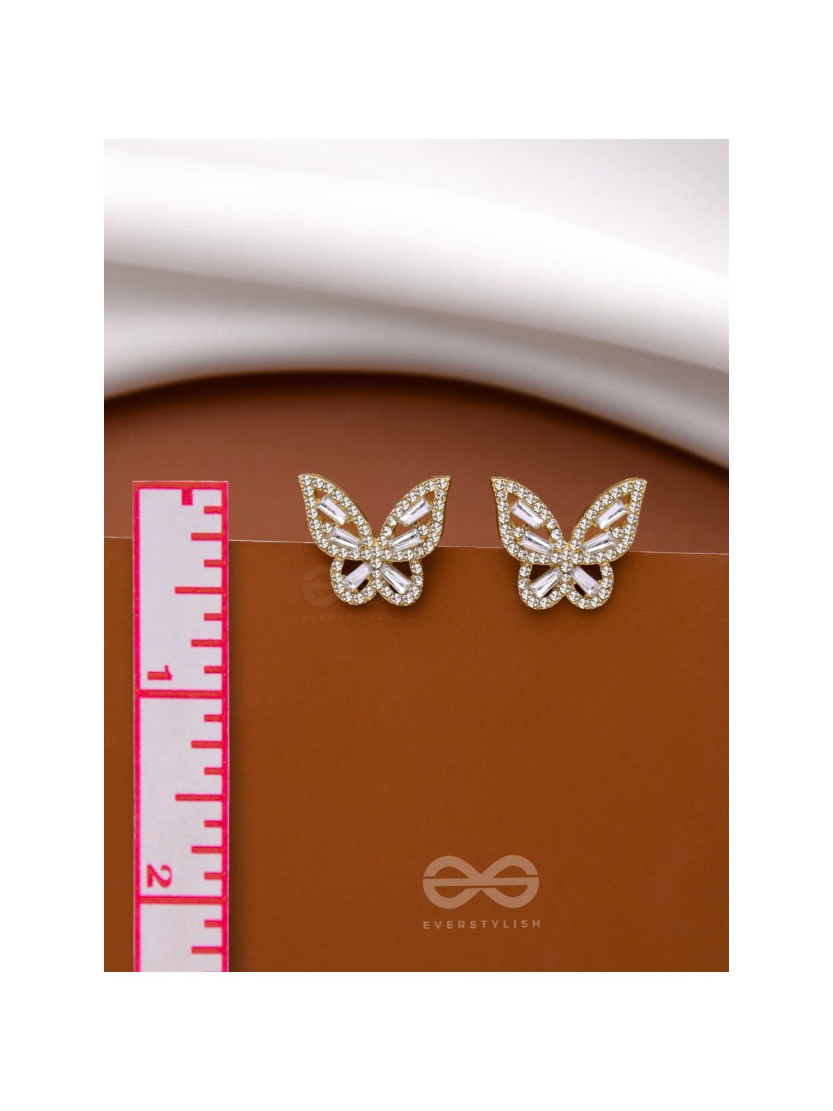 TWILIGHT FLUTTERBEAMS - GOLDEN SPARKLING STUDS