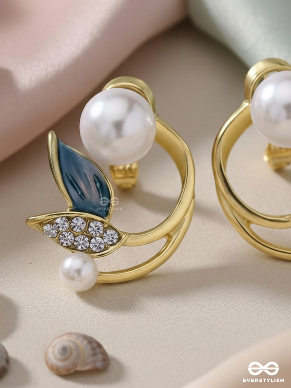 THE LEAFY MIRACLE - GOLDEN STUDS