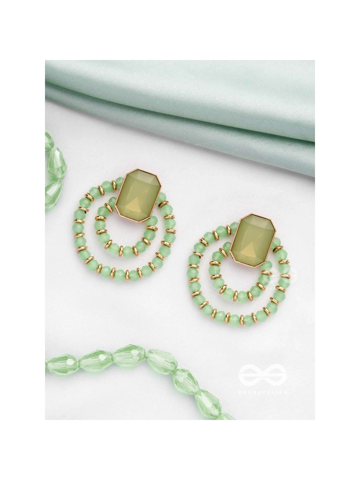 THE WHISPERS OF CRYSTAL - GOLDEN BEADED EARRINGS (GREEN)