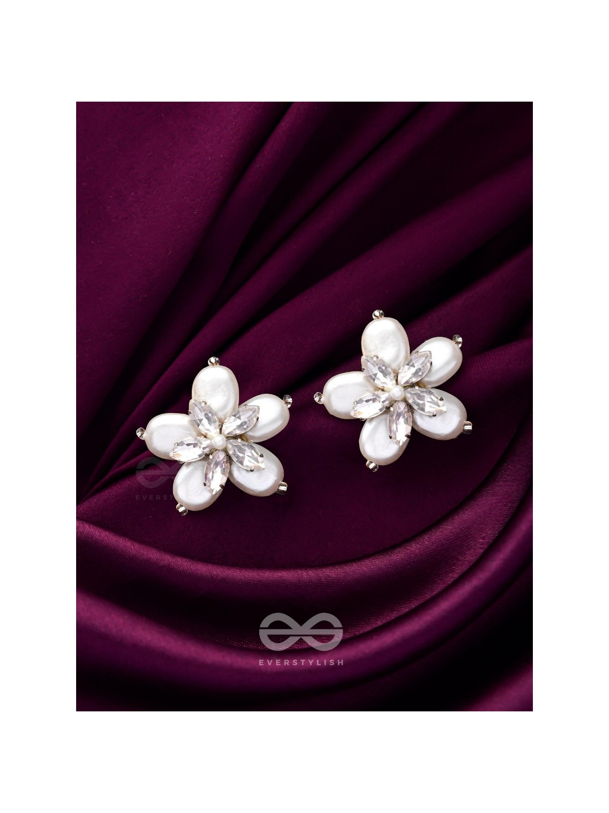 A CRYSTALLINE PERWINKLE - WHITE CASUAL STUDS 