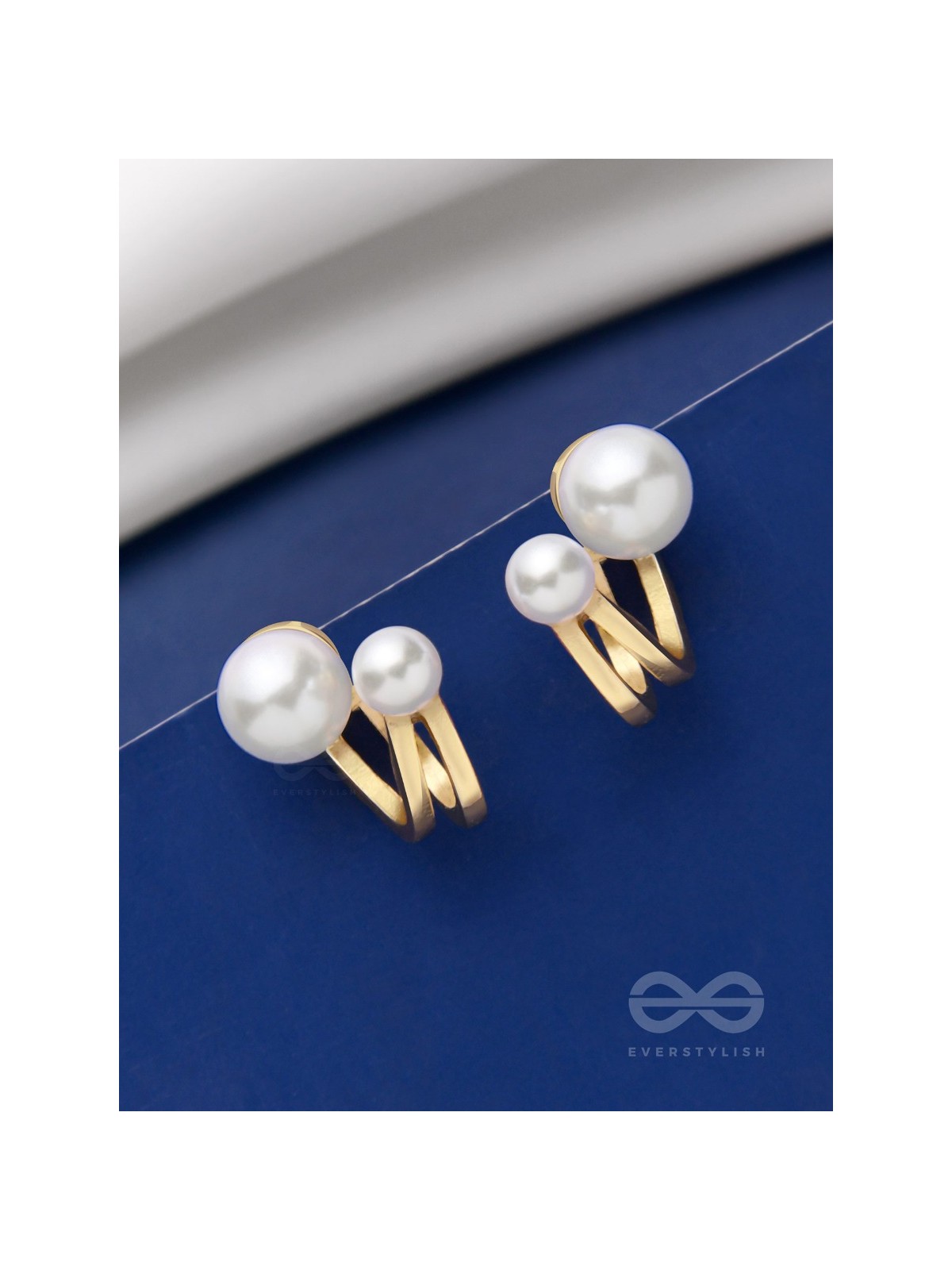 DUET OF PEARLS - GOLDEN STUDS