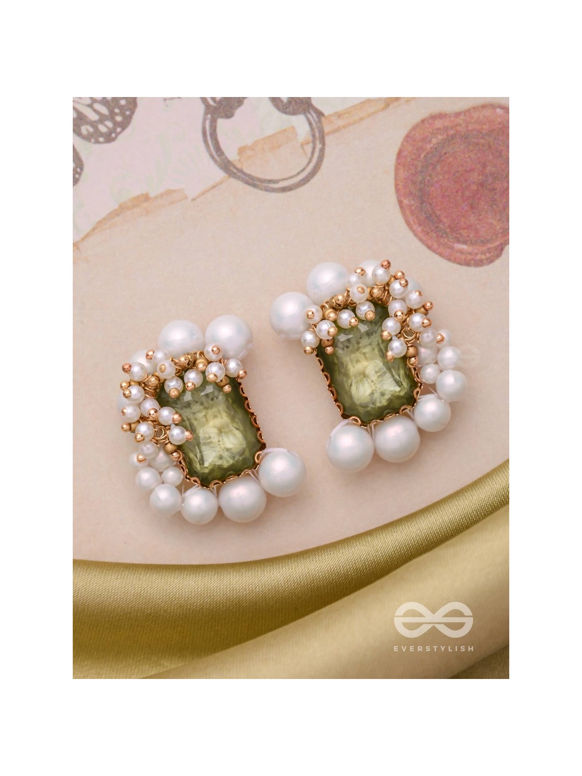 Varkshya - The Shining Forest - Green Pearl Stud Earrings