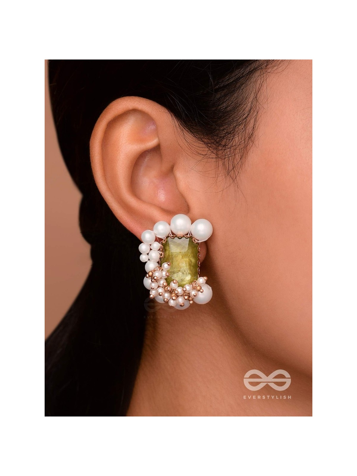 Varkshya - The Shining Forest - Green Pearl Stud Earrings