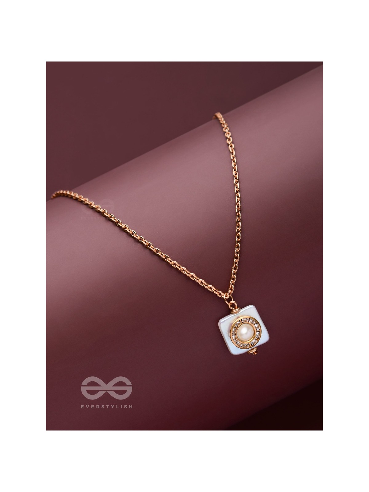 Vanilla Ice Dream - Casual White Neckpiece With Anti-Tarnish Coating 