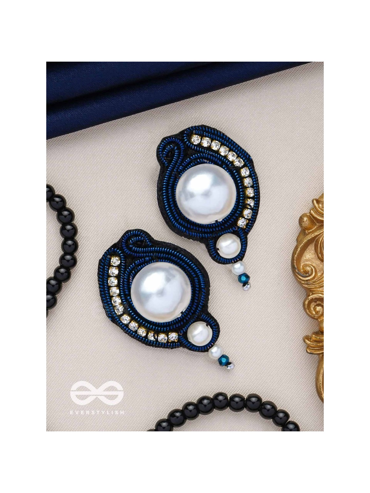 MANIPRAKASA - THE PEARL ILLUMINATION - BEADS AND PEARLS EMBROIDERED STUD EARRINGS