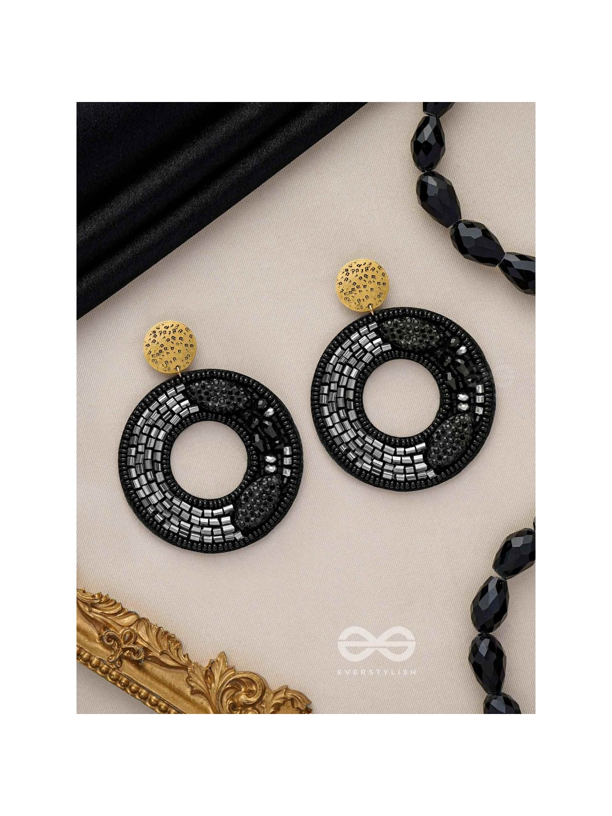 RATRIKRATA - CREATED BY NIGHT - BEADS AND CUTDANA EMBROIDERED EARRINGS