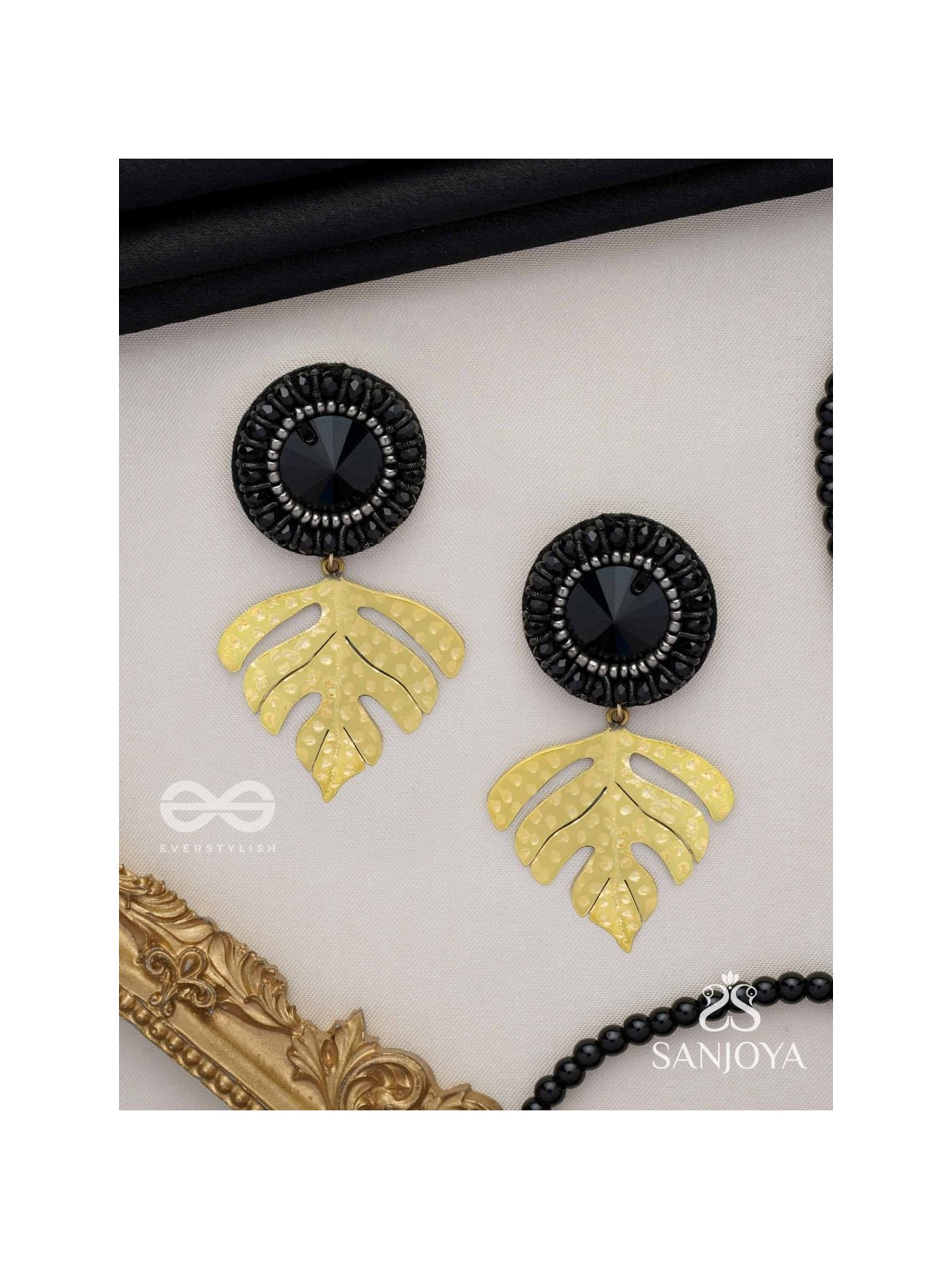 SHRAVAKA - THE DARK LEAF - STONE AND BEADS EMBROIDERED EARRINGS