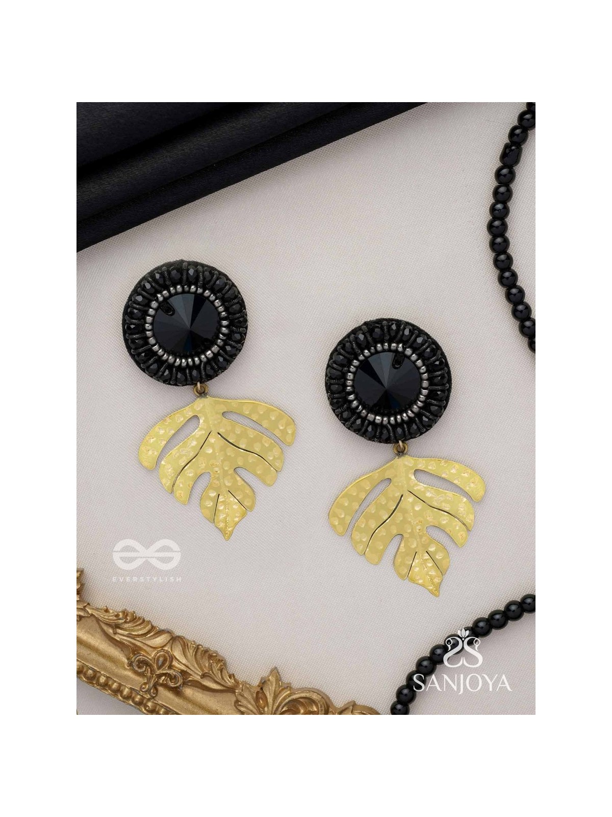 SHRAVAKA - THE DARK LEAF - STONE AND BEADS EMBROIDERED EARRINGS