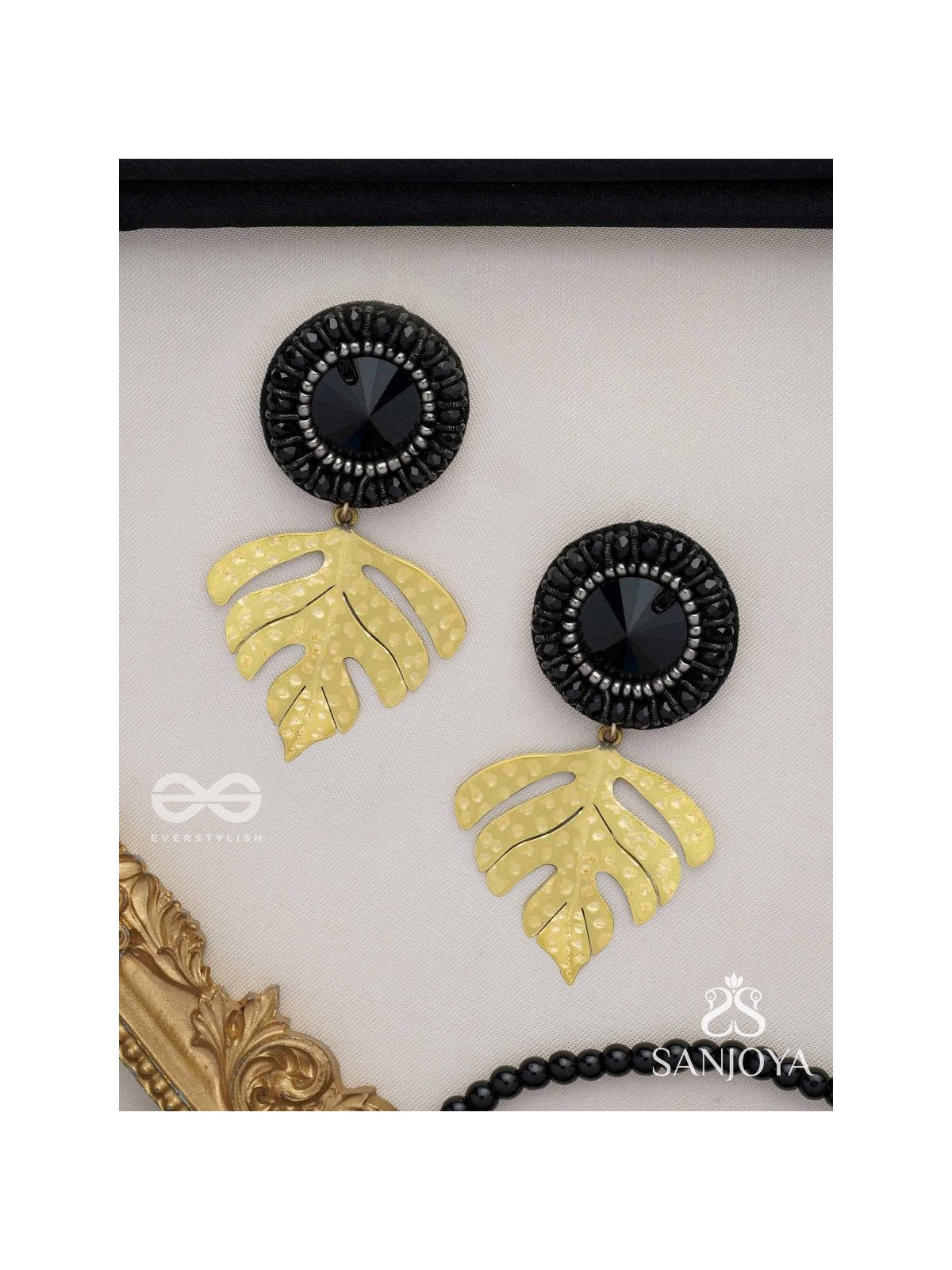 SHRAVAKA - THE DARK LEAF - STONE AND BEADS EMBROIDERED EARRINGS