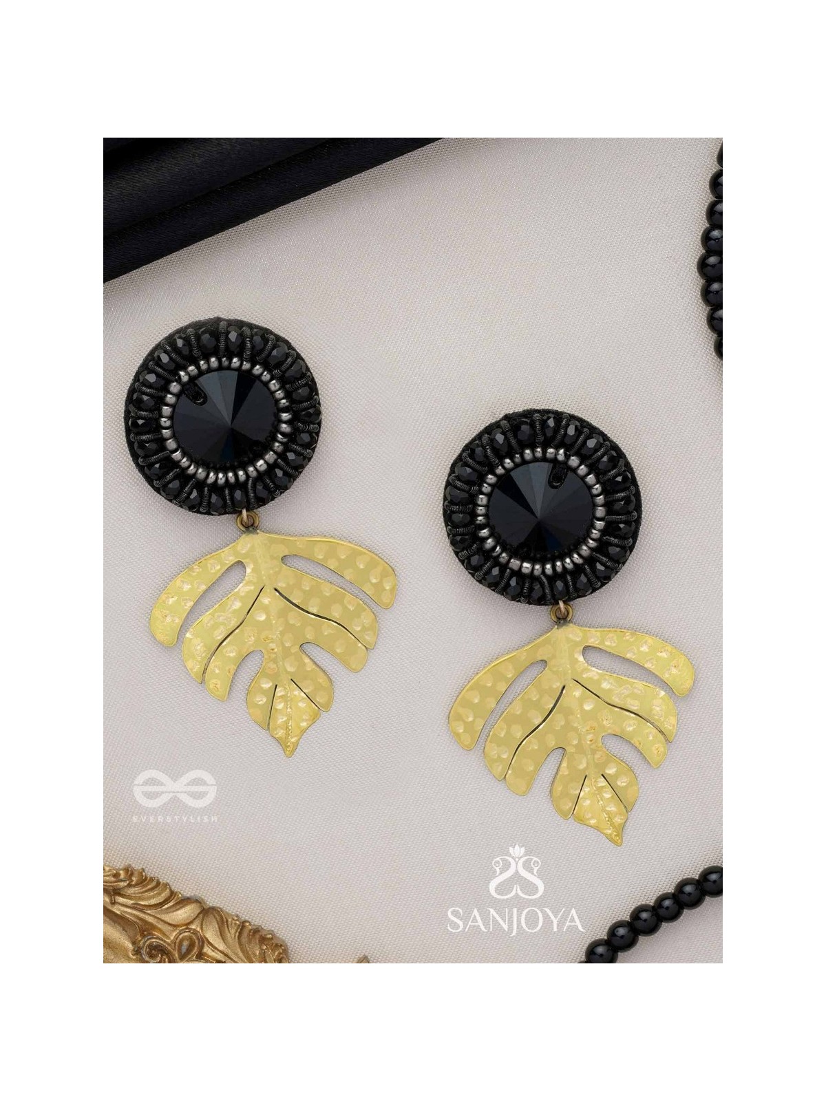 SHRAVAKA - THE DARK LEAF - STONE AND BEADS EMBROIDERED EARRINGS