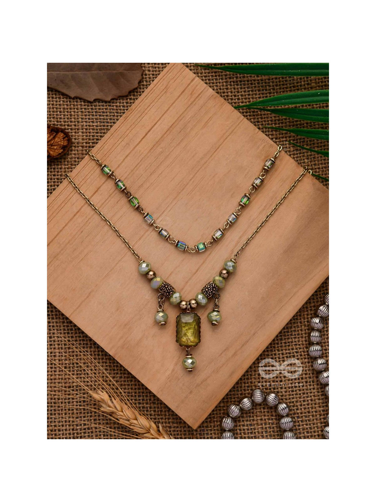 THE SMOKEY FOREST - STATEMENT MULTILAYERED NECKPIECE