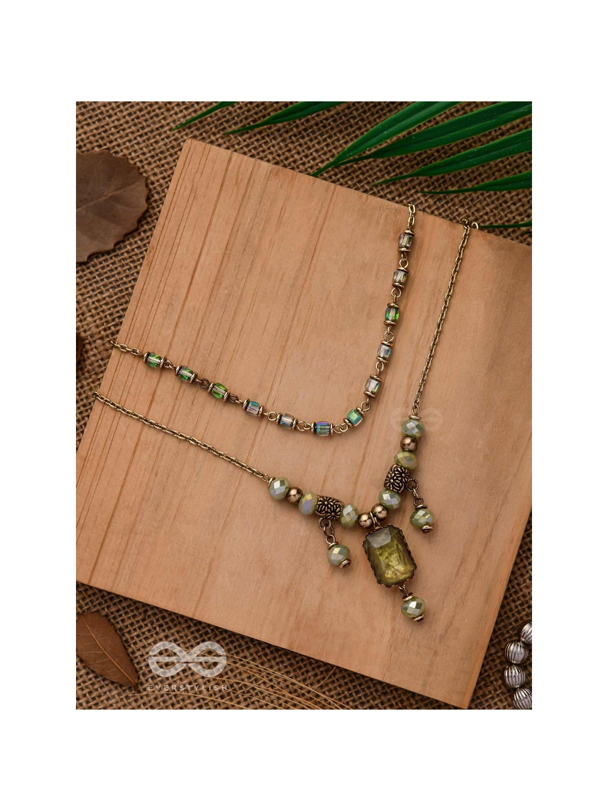 THE SMOKEY FOREST - STATEMENT MULTILAYERED NECKPIECE