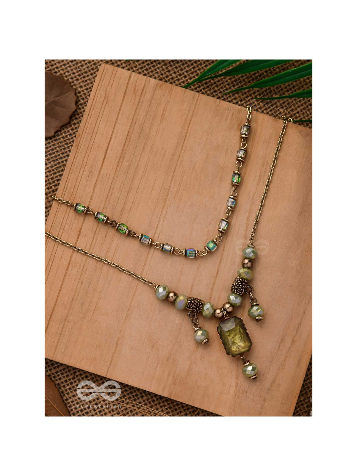 THE SMOKEY FOREST - STATEMENT MULTILAYERED NECKPIECE