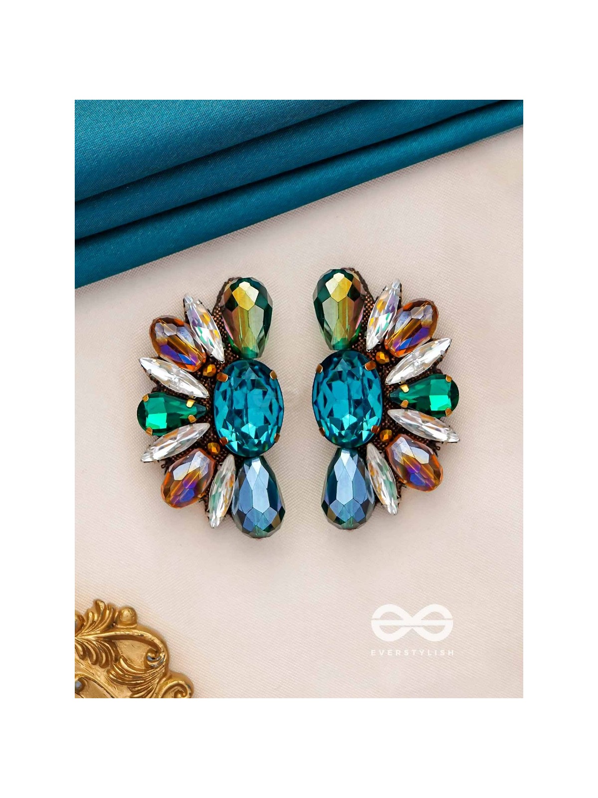 Manivarga - The gem collection - Stone embroidered earrings 
