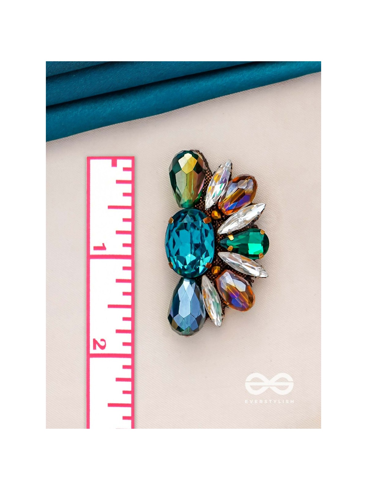 Manivarga - The gem collection - Stone embroidered earrings 