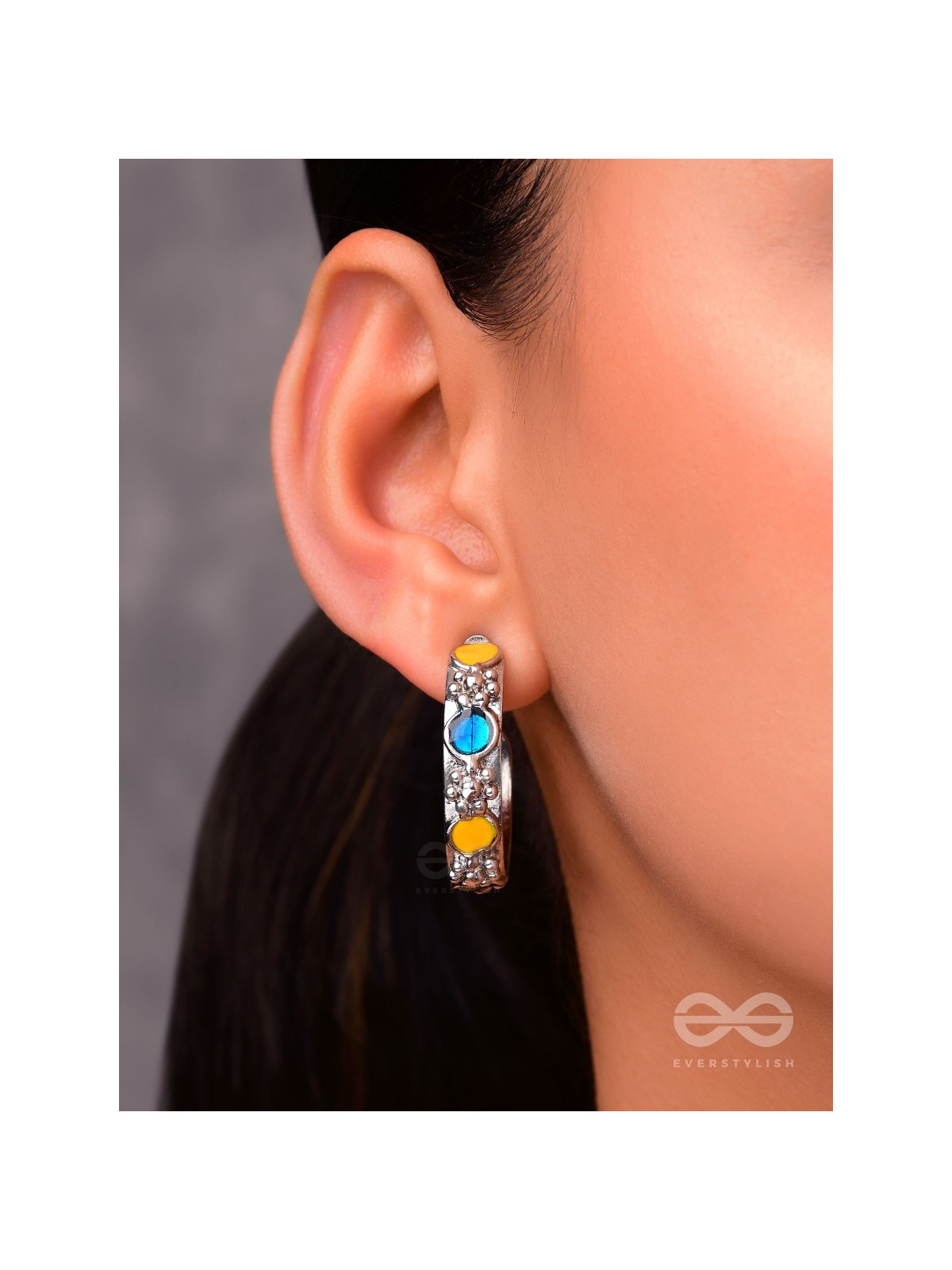 THE SAPPHIRE SUNSHINE - CASUAL SILVER EARRINGS