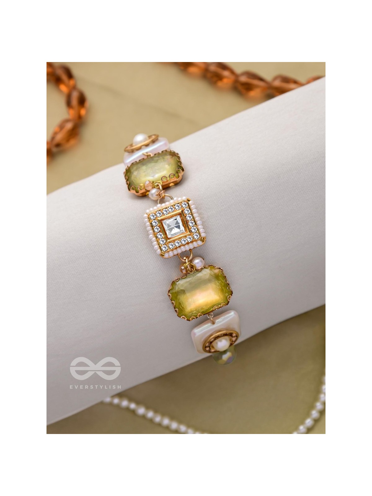 MEADOW'S MAGIC - GOLDEN EMBELLISHED BRACELET