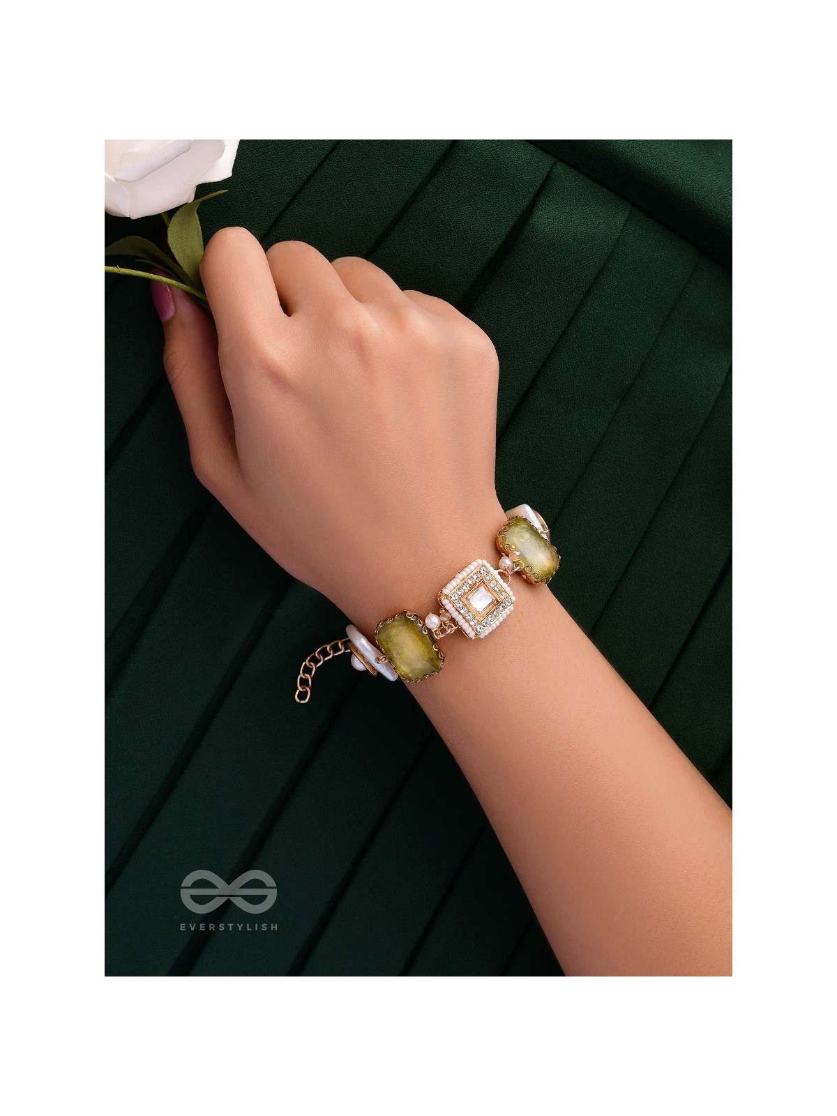 MEADOW'S MAGIC - GOLDEN EMBELLISHED BRACELET