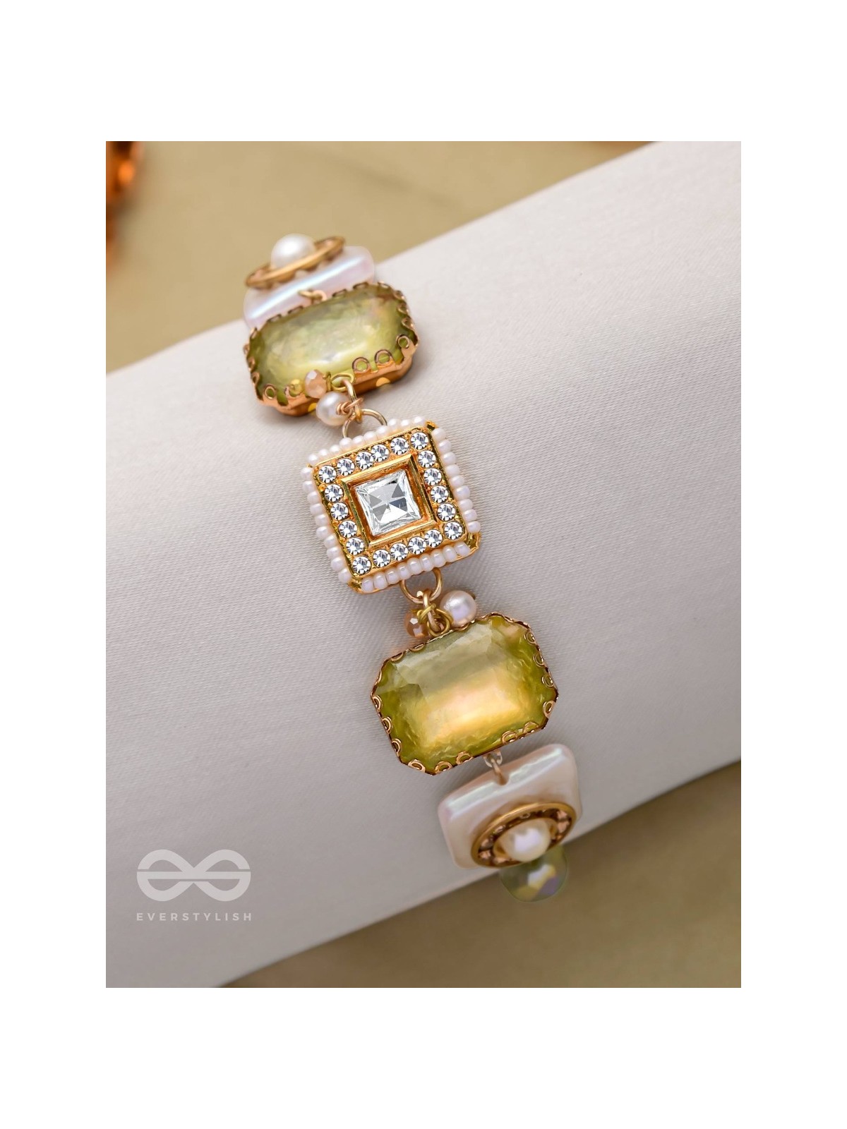 MEADOW'S MAGIC - GOLDEN EMBELLISHED BRACELET