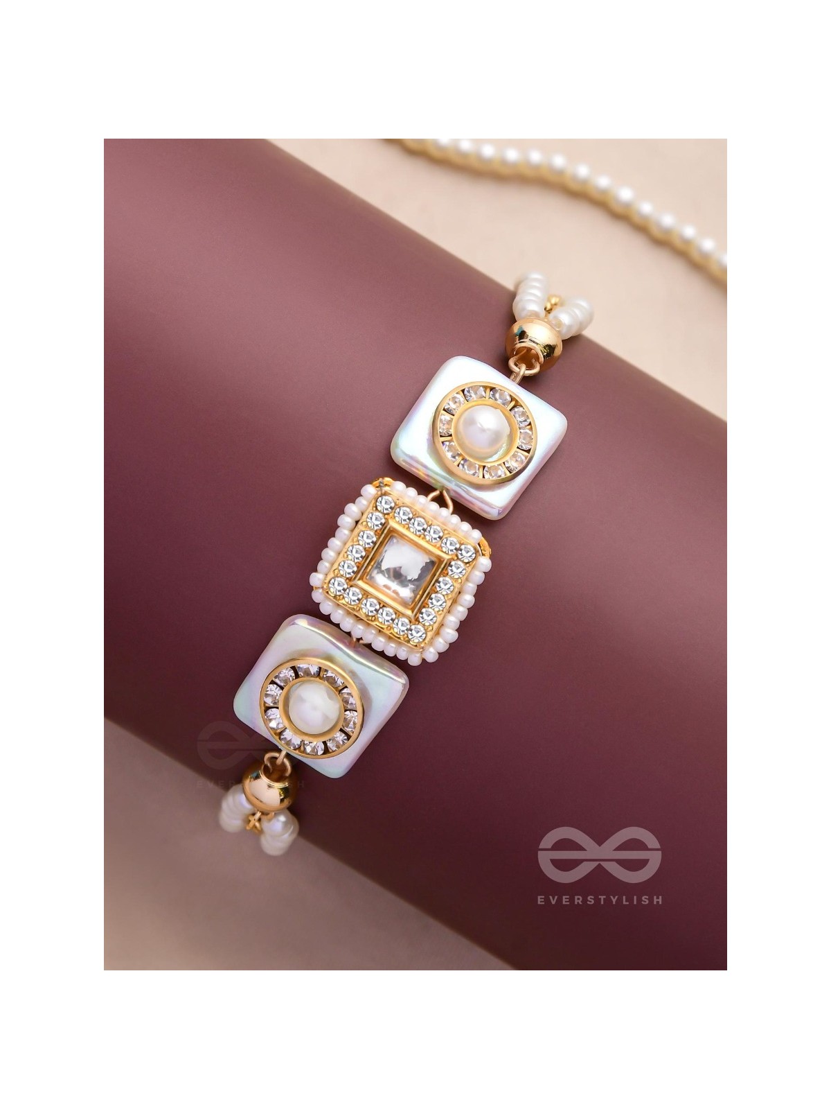 THE GLEAMING ORBITS - GOLDEN EMBELLISHED BRACELET