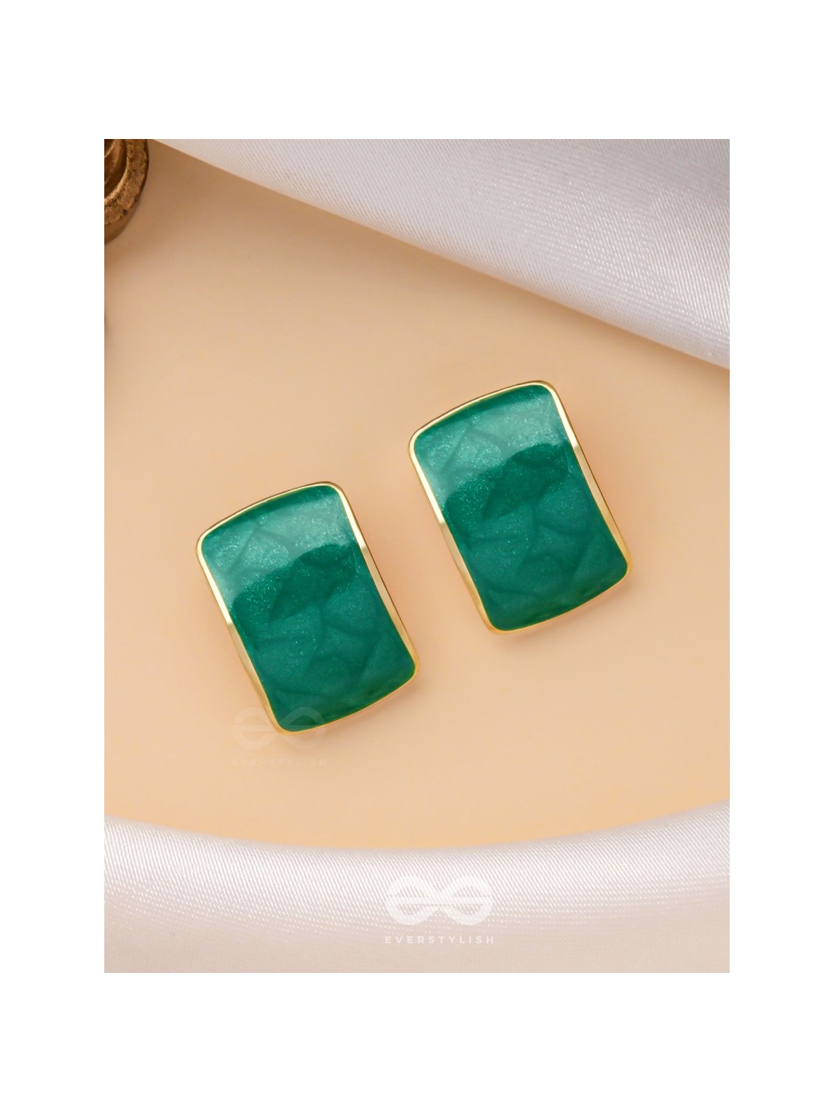 THE CLASSIC RADIANCE - GOLDEN ENAMELLED STUD EARRINGS (GREEN)