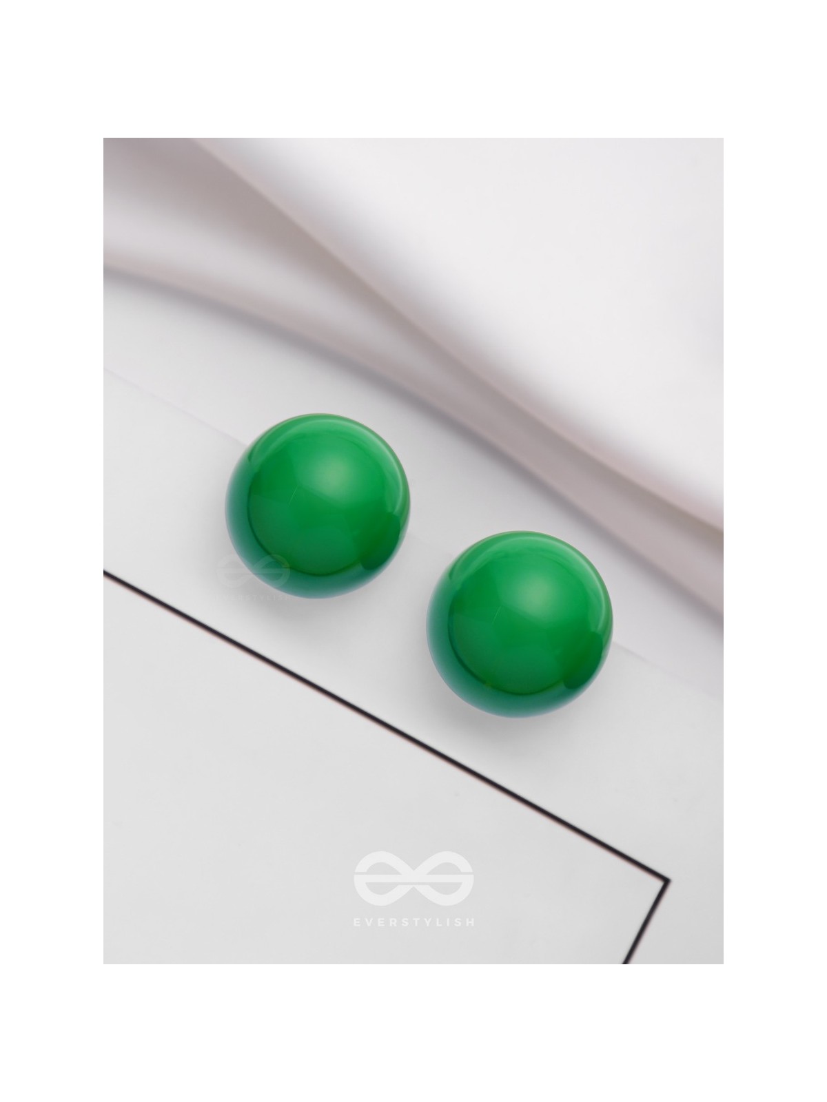 HOPPIN' HAPPINESS - GREEN STATEMENT STUD EARRINGS