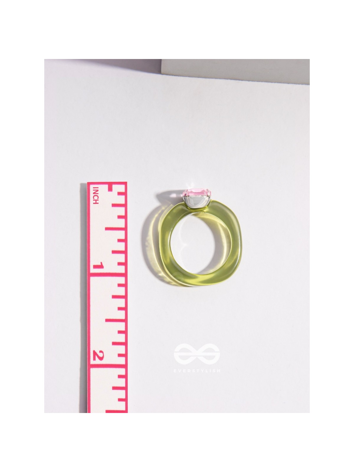 SPRINGTIME SPARKLERS - STATEMENT ACRYLIC RING