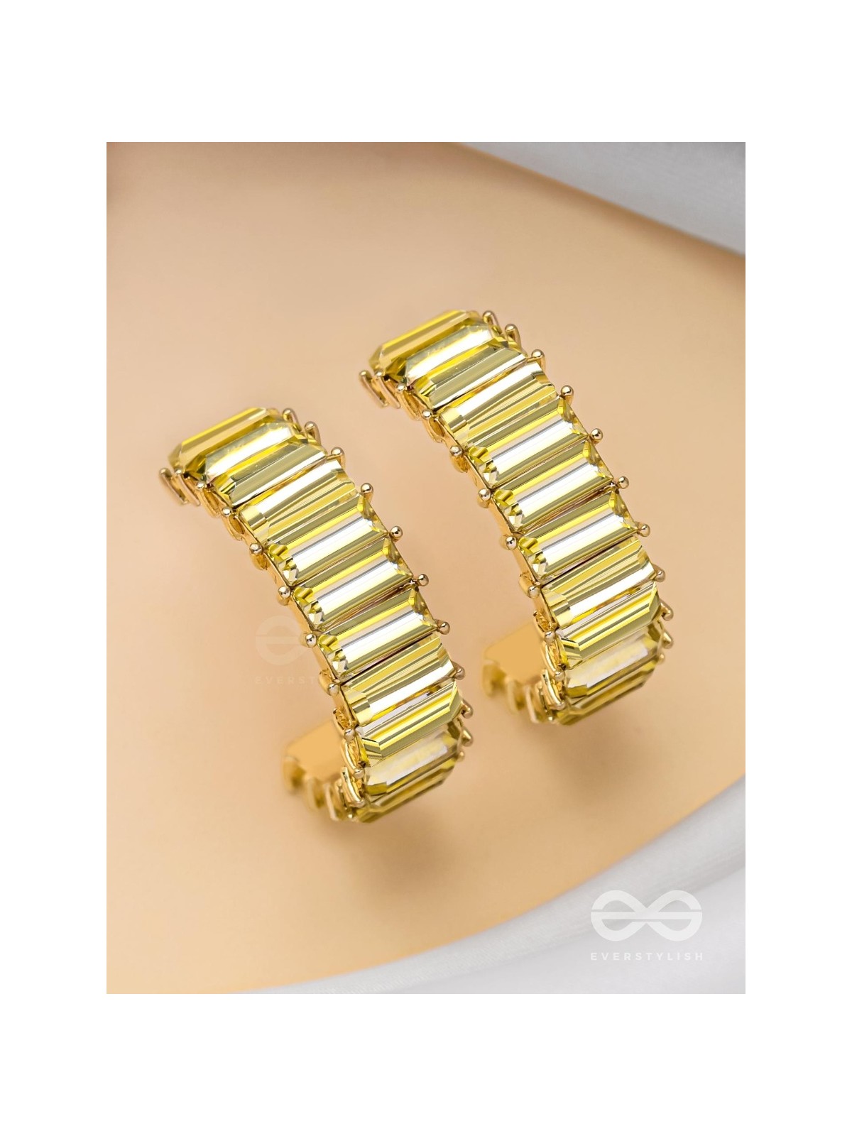 CRYSTAL GALAXIES - GOLDEN EMBELLISHED EARRINGS (GOLDEN)